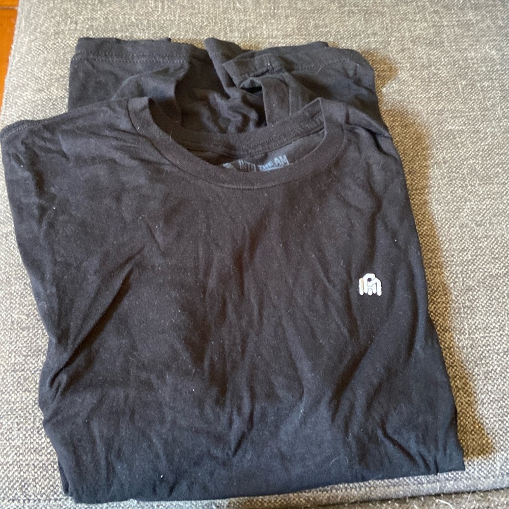 Men’s black T-shirt